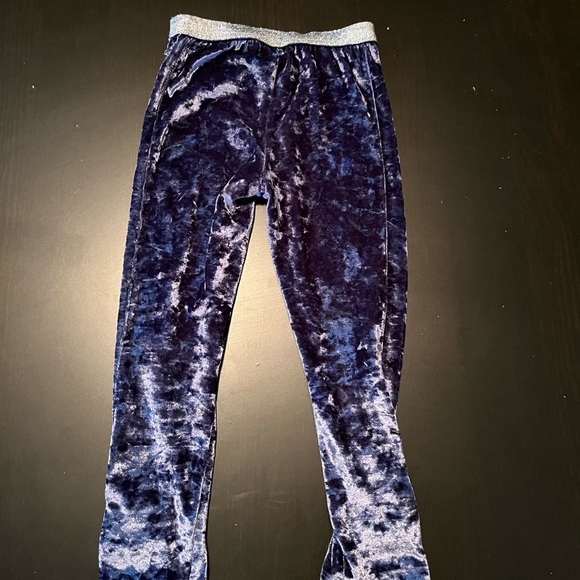 Blue Crushed Velvet Girls Leggings with Double Bows on Ankles & Silver Waistband - Picture 4 of 9